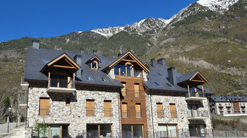 Edificio María Moliner, Benasque (Huesca)