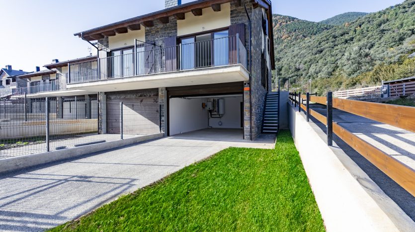 1ª FASE FINALIZADA Residencial Prados de Izuel, Villanúa (Huesca)