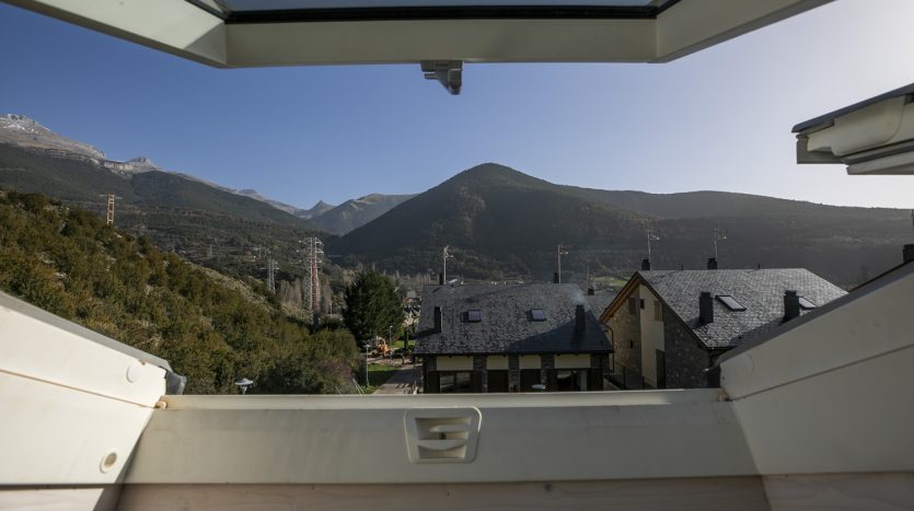 1ª FASE FINALIZADA Residencial Prados de Izuel, Villanúa (Huesca)