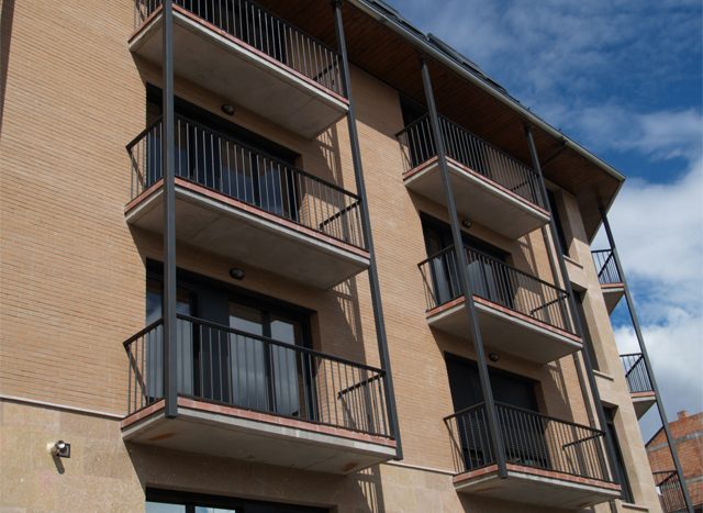 Edificio Golden Monte Perdido, Aínsa (Huesca)