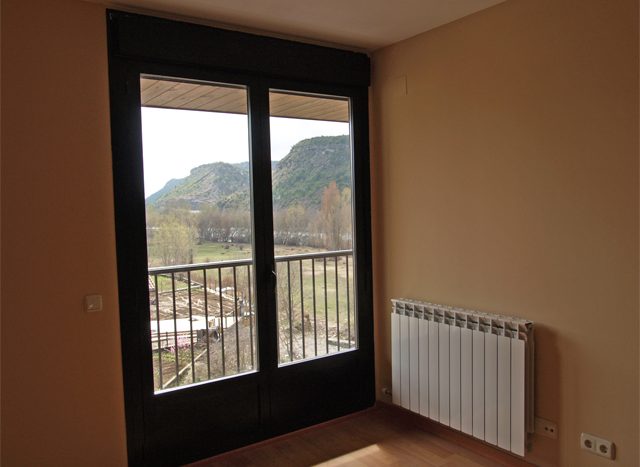 Edificio Golden Monte Perdido, Aínsa (Huesca)