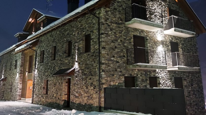 Edificio de viviendas Juan de Lanuza, Benasque (Huesca)